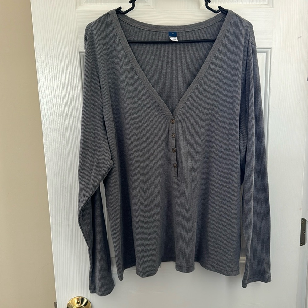 NWT Old Navy Gray Henley Shirt - Size 3X